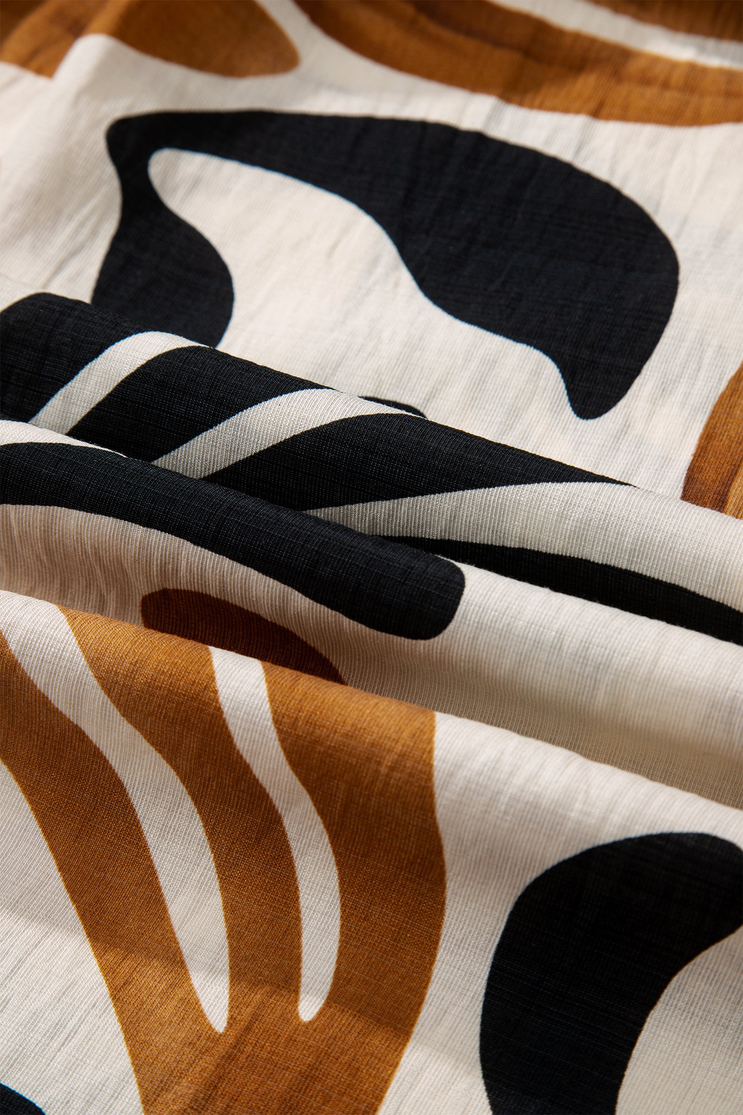 White Plus Size Abstract Print Contrast Collar Split Neck Shift Long Dress